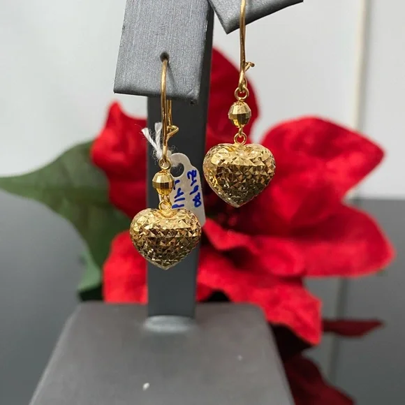18K Yellow Gold Diamond Cut Heart Dangling Earrings